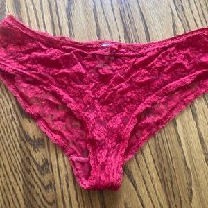 Women’s lg lacy panties